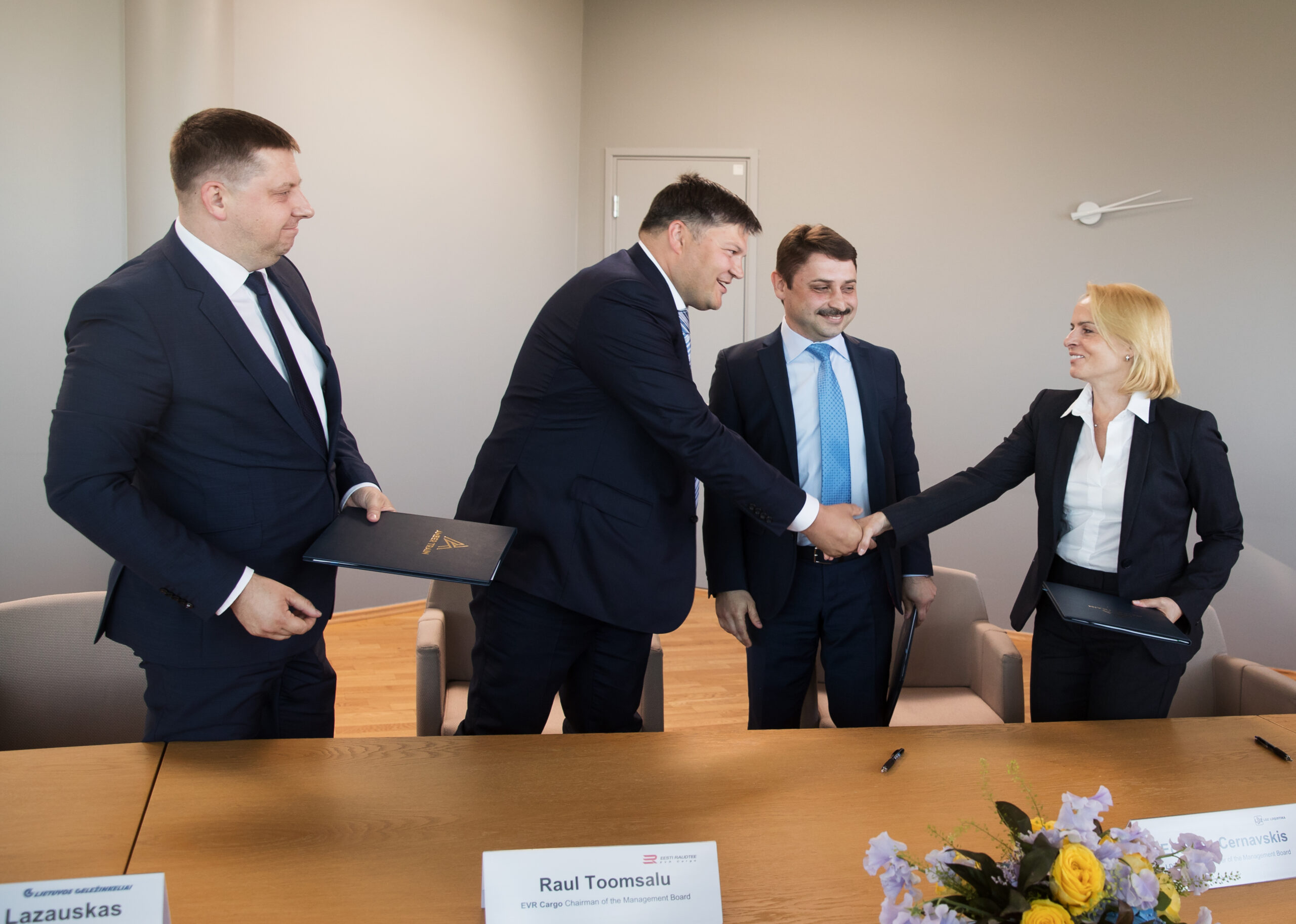 Baltimaade raudteejuhid allkirjastasid Tallinnas Merevaigurongi lepingu